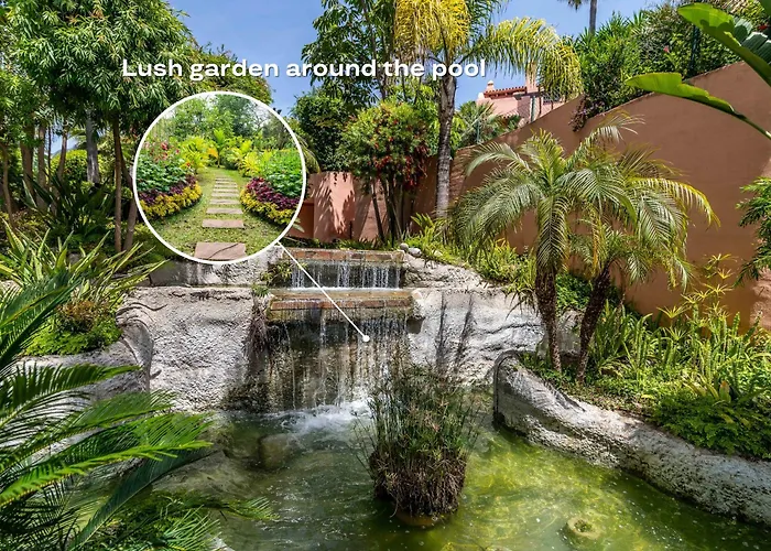 Hotel mit Hund Vacation Marbella - Villa Federer, Old Town With A Big Communal Pool And Andalusian Garden
