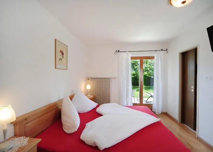 Ferienvermietung: Haus Rosengarten