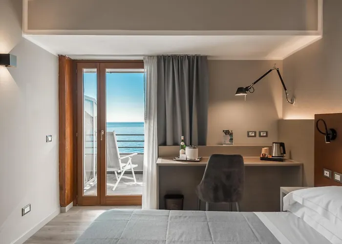 Hotel mit Pool: Hotel Porto Roca