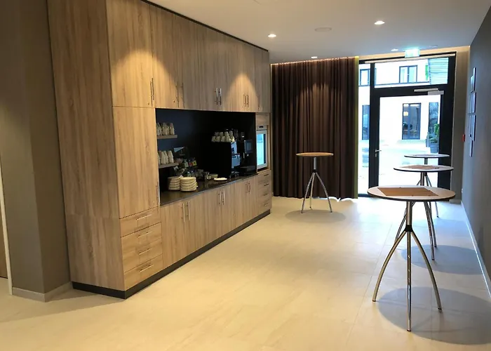 Holiday Inn Express - City East By Ihg