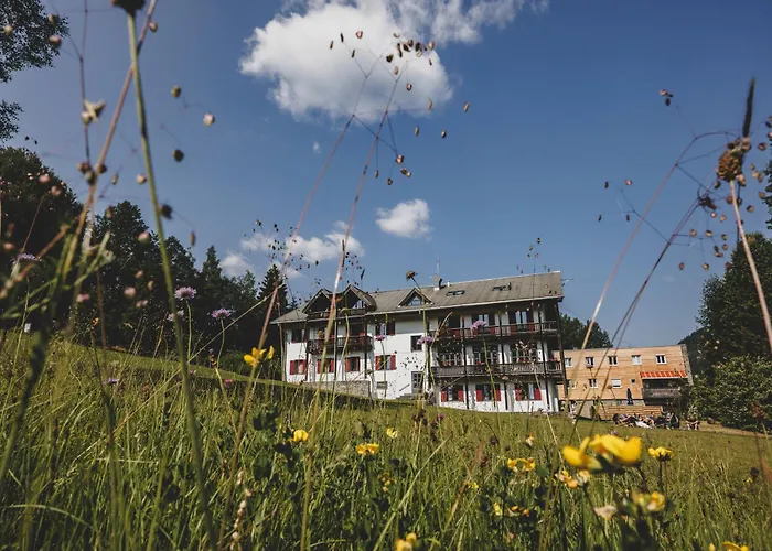 Hotel nahe College: DJH Jugendherberge Oberstdorf - membership required!