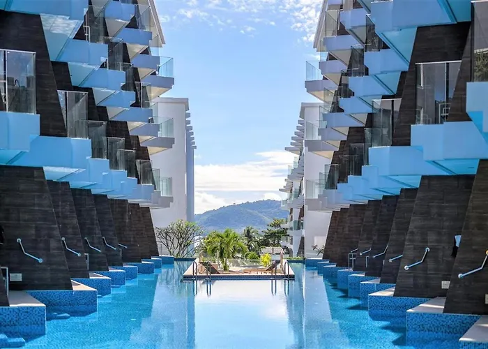 Resort: The Beachfront Hotel Phuket