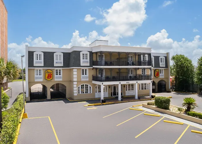 Super 8 By Wyndham New Orleans