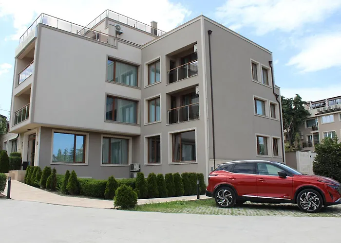 Vemara City Boutique -Free Parking