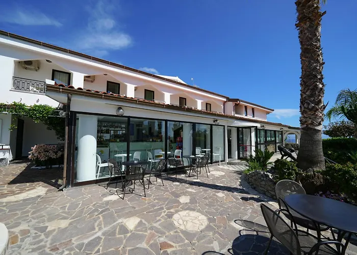 Hotel MARINELLA - Private Free Parking - Grotticelle Beach 200 m