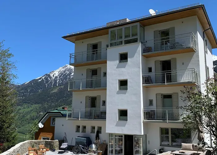 Nefer, Haus