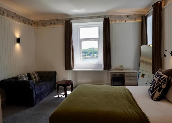 Lochnell Arms Hotel