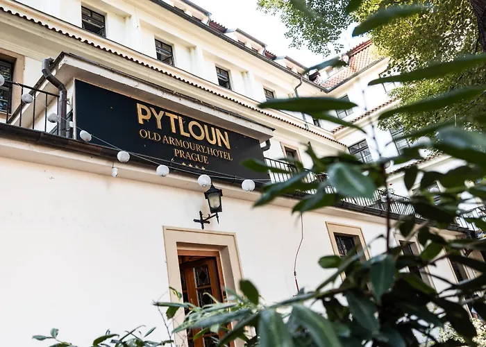 Pytloun Old Armoury Prague, Stara Zbrojnice