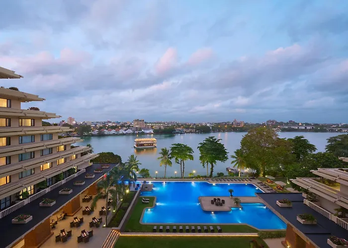 Golf Hotel: Cinnamon Lakeside