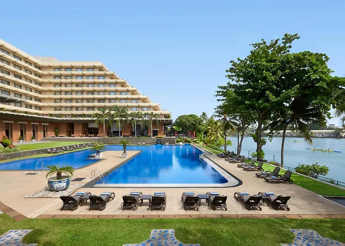 Golf Hotel: Cinnamon Lakeside