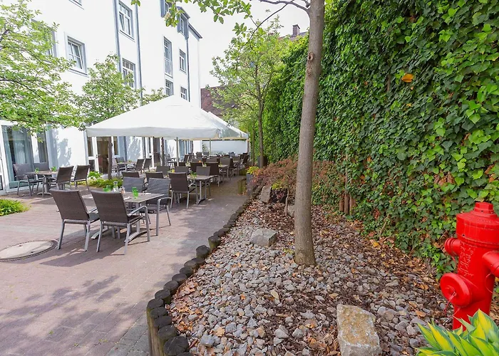Hotel mit Pool: Dorint Hotel Würzburg