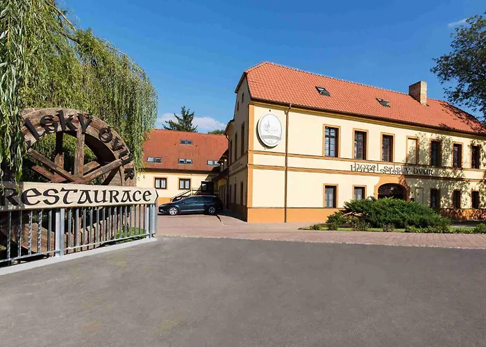  Selsky Dvur - Bohemian Village Courtyard