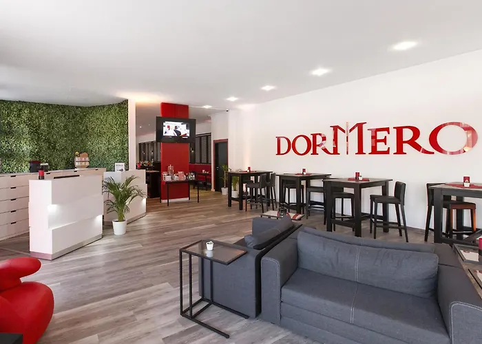Hotel nahe College: DORMERO Hotel Hannover-Langenhagen Airport