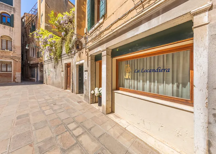 Zentrales Hotel: La Locandiera