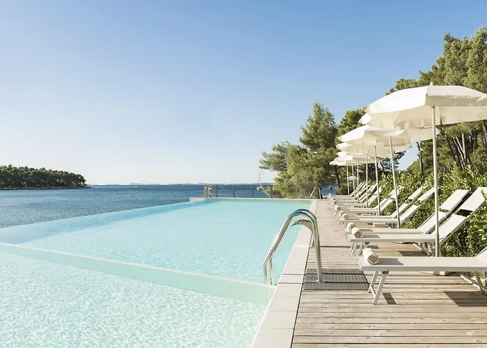 Jacuzzi-Hotel: Crvena Luka Resort