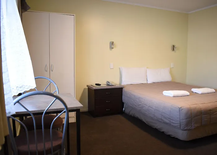 Devonwood Motel