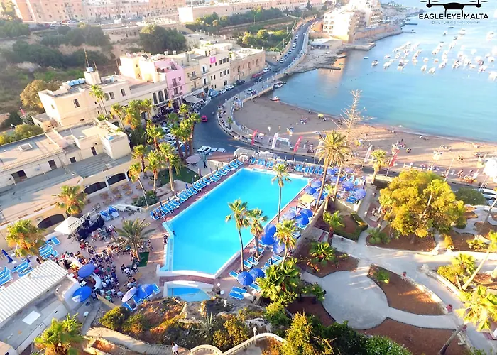 Hotel mit Pool: Beach Garden Hotel