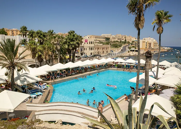 Hotel mit Pool: Beach Garden Hotel