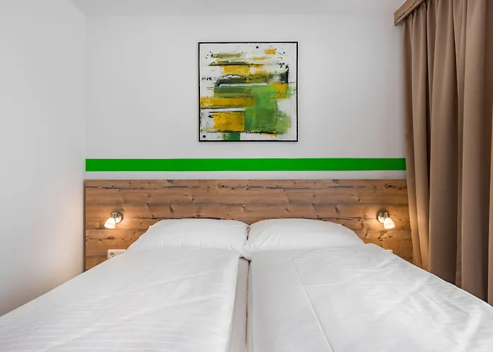 "City Rooms "