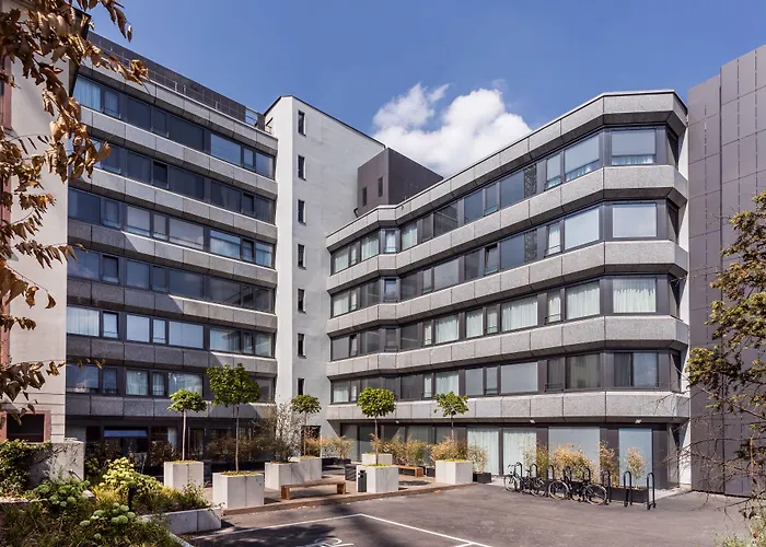 Ferienvermietung: Skyreach BizzStay - Wohnen am Main