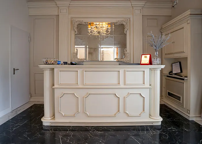 Moon Boutique & Spa