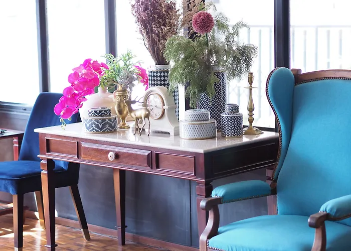 Bloom Boutique & Cafe