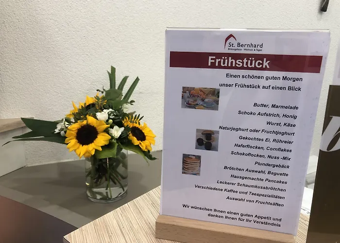 Hotel Am Bildungshaus St. Bernhard - Wohnen Und Tagen