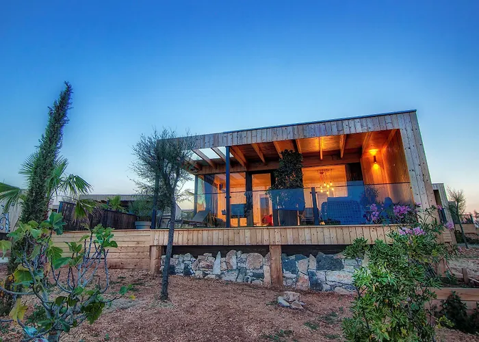 : Noa Island Retreat