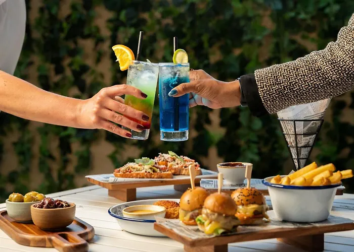 Hotel mit Hund Holiday Inn & Suites - Dubai Festival City By Ihg