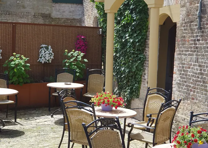 Hotel Almenum - Het Sfeervolle Stadslogement -