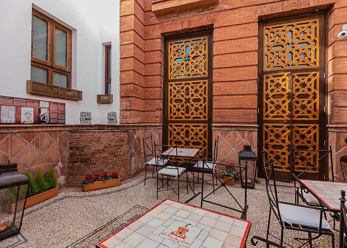 La Ermita Suites - Unico Monumento De