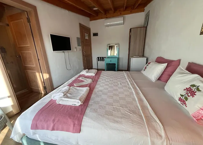 Alacati Asmali Konak Hotel