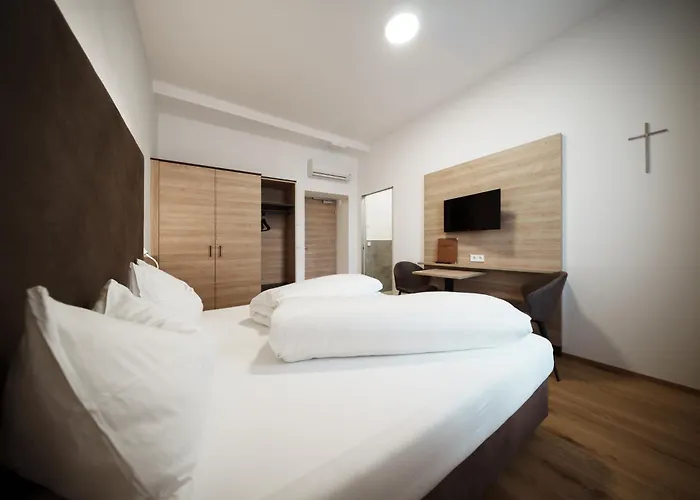 Ping Pong Hotel: Kolpinghaus Bolzano