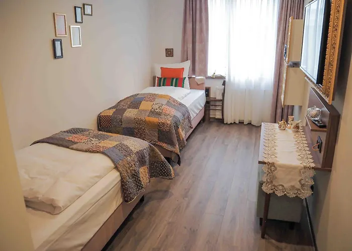Zentrales Hotel: Tante ALMA's Mülheimer Hotel