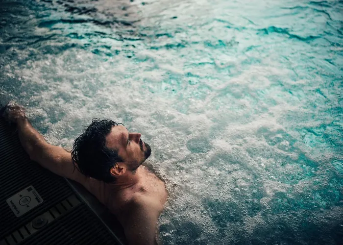 Hotel mit Pool: Torghele'S Wald & Fluh