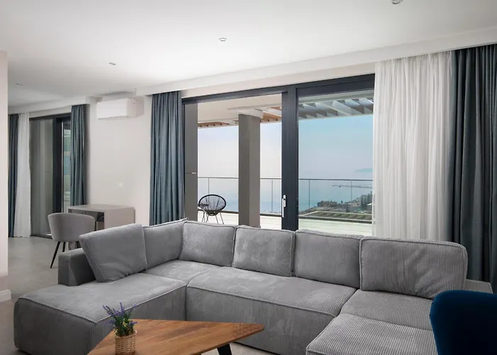 Carmen Residence s