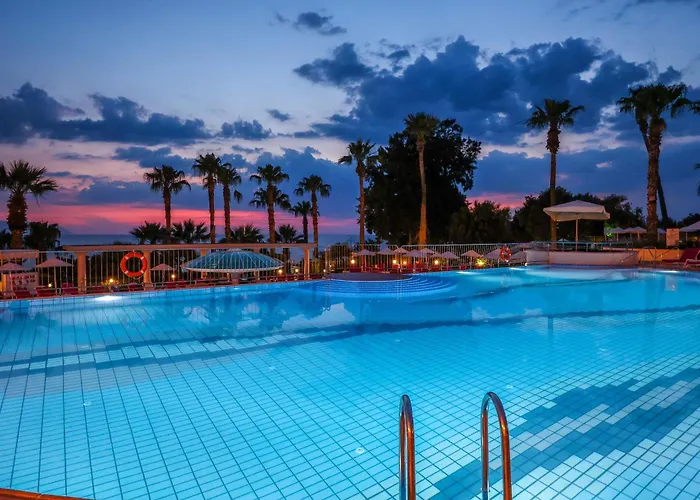 4-Sterne-Hotel: The Grand Blue Sky International