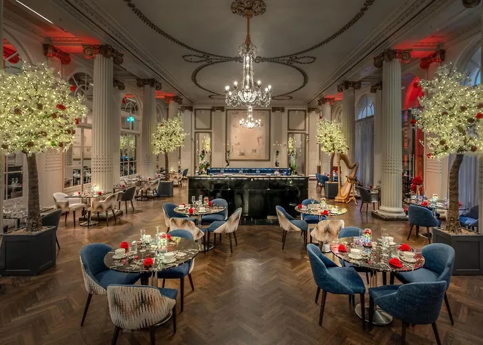  Waldorf Hilton