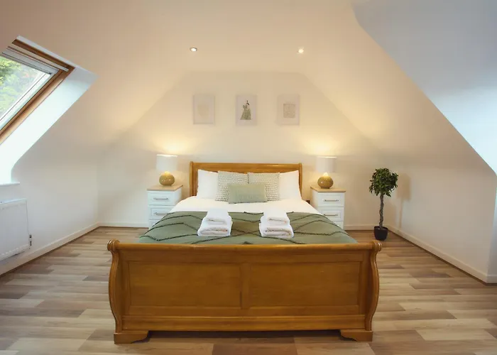  Large 4-Bed House For Up To 7 Guests W 2X Parking