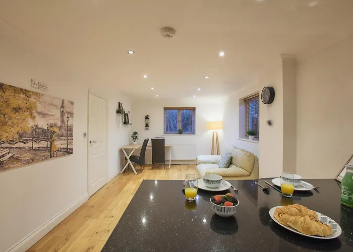  Large 4-Bed House For Up To 7 Guests W 2X Parking