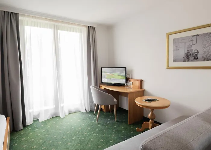 Hotel Martini Kaprun Inkluding Breakfast & Free Parking
