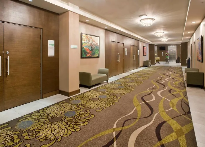  Holiday Inn Vancouver-Centre Broadway By Ihg