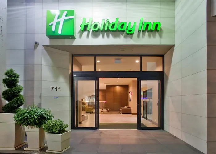  Holiday Inn Vancouver-Centre Broadway By Ihg