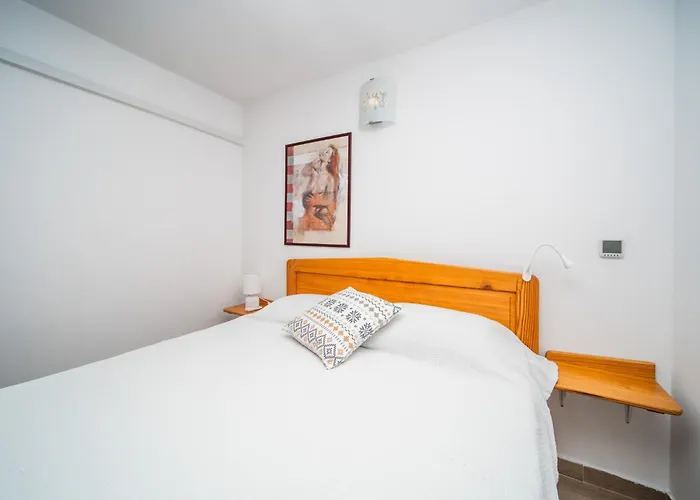 Apartment And Rooms Jurisic