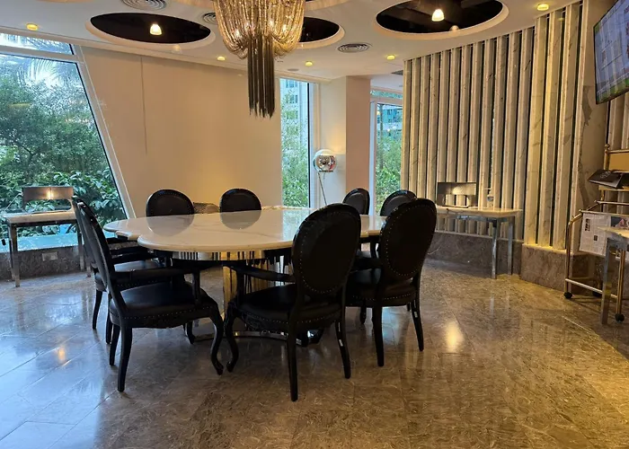 Kowloon Harbourfront Hotel