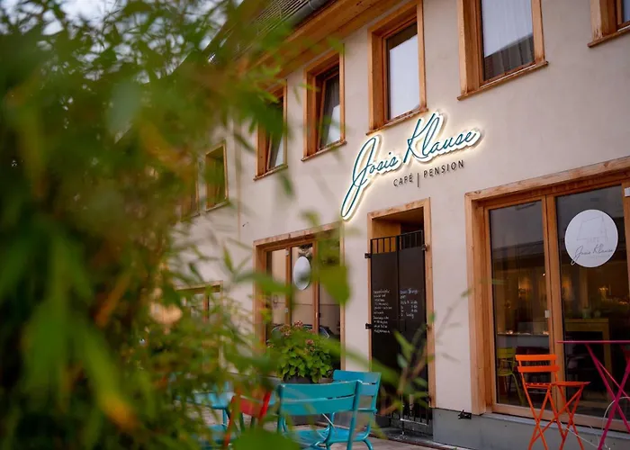 Josis Klause Cafe