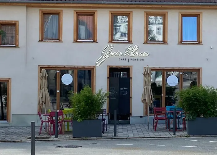 Josis Klause Cafe