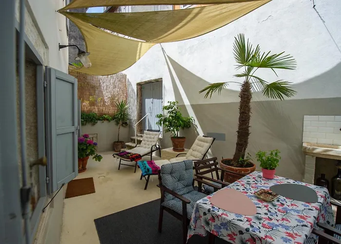Apartments & Rooms Carera 6