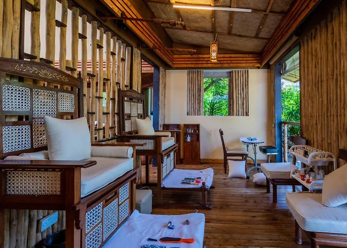 PrideInn Paradise Beach Resort&Spa