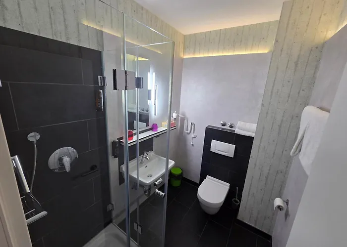 Hotel Cristall - Frankfurt City